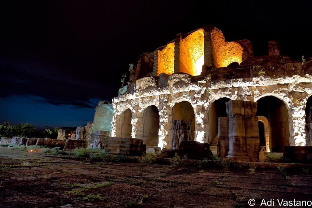 anfiteatro di Santa Maria Capua Vetere sera
