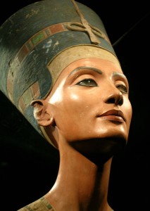 busto di Nefertiti ravvicinato