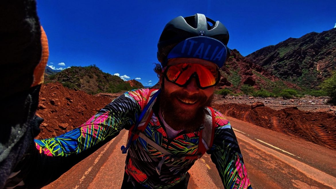 Jovanotti in bicicletta in Sud America